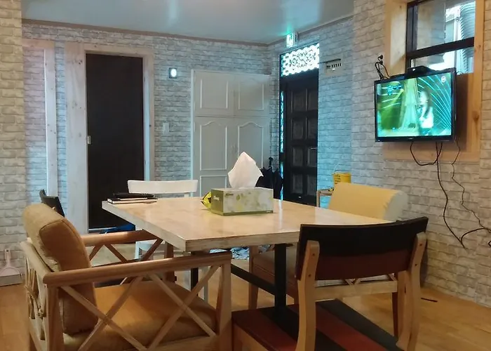 Social House 2*